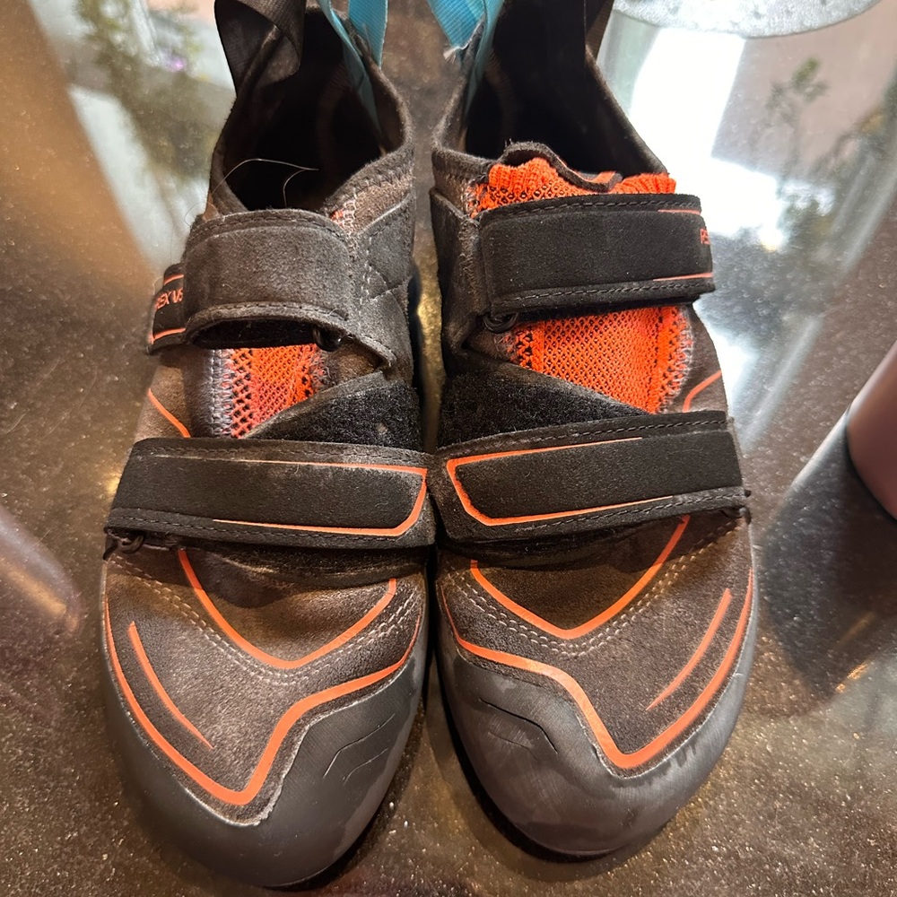 Scarpa Men's Athletic Shoes - Black and Orange